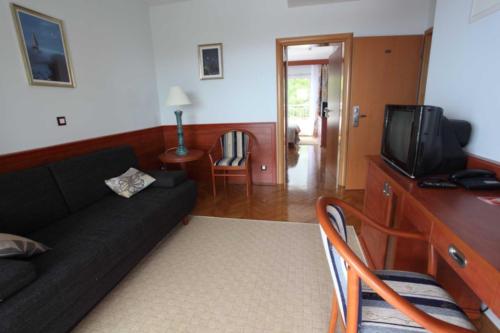Suite (5)